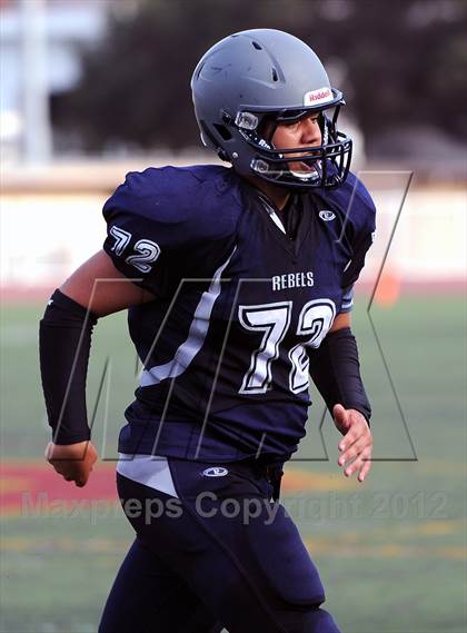 Thumbnail 2 in JV: Chadwick @ Flintridge Prep photogallery.