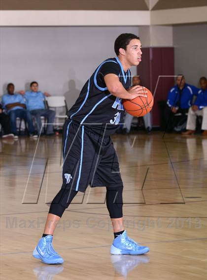 Thumbnail 1 in Moreau Catholic vs. Foothill (MaxPreps Holiday Classic) photogallery.