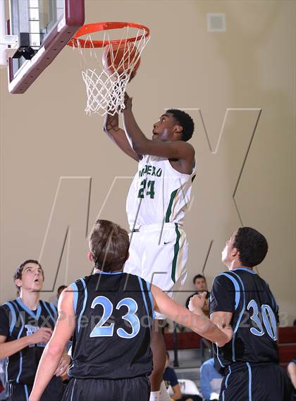 Thumbnail 3 in Moreau Catholic vs. Foothill (MaxPreps Holiday Classic) photogallery.