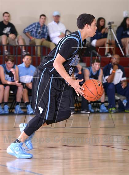 Thumbnail 2 in Moreau Catholic vs. Foothill (MaxPreps Holiday Classic) photogallery.