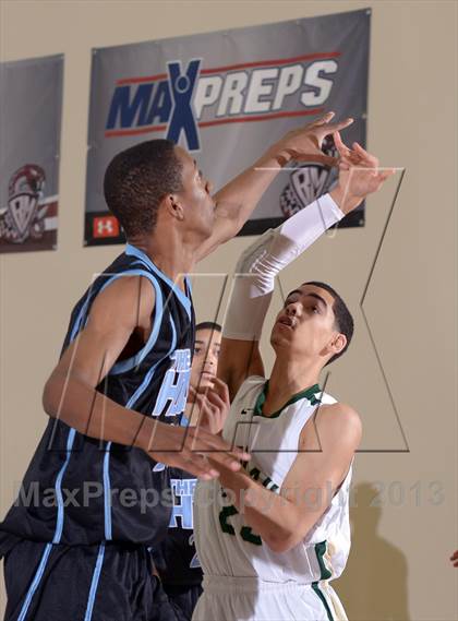 Thumbnail 3 in Moreau Catholic vs. Foothill (MaxPreps Holiday Classic) photogallery.