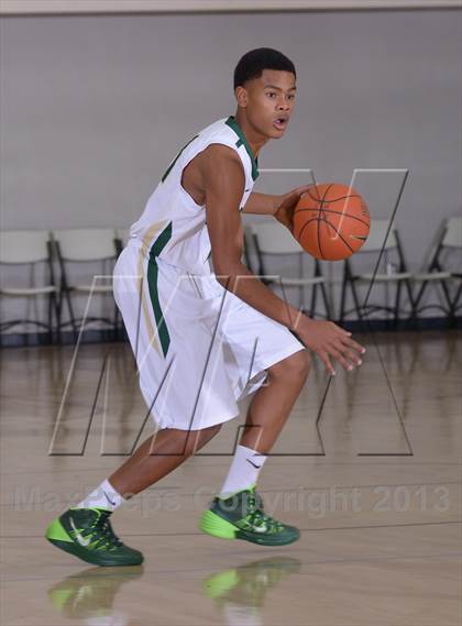 Thumbnail 2 in Moreau Catholic vs. Foothill (MaxPreps Holiday Classic) photogallery.