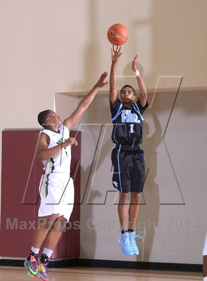 Thumbnail 3 in Moreau Catholic vs. Foothill (MaxPreps Holiday Classic) photogallery.