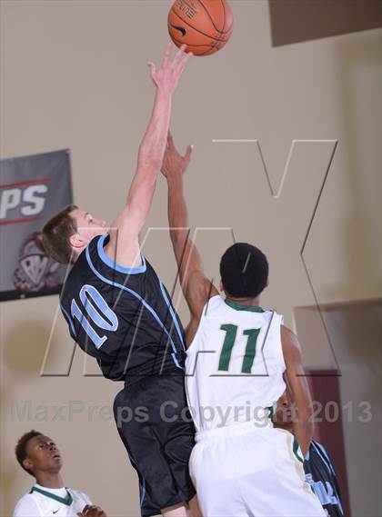 Thumbnail 2 in Moreau Catholic vs. Foothill (MaxPreps Holiday Classic) photogallery.