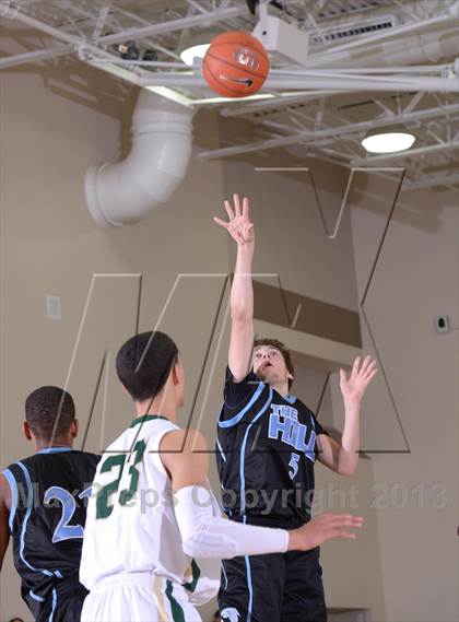 Thumbnail 3 in Moreau Catholic vs. Foothill (MaxPreps Holiday Classic) photogallery.