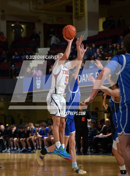 Thumbnail 3 in Haldane vs. Tuckahoe (NYSPHSAA  Section 1 Class C Final) photogallery.