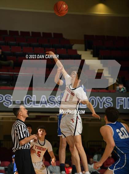 Thumbnail 3 in Haldane vs. Tuckahoe (NYSPHSAA  Section 1 Class C Final) photogallery.