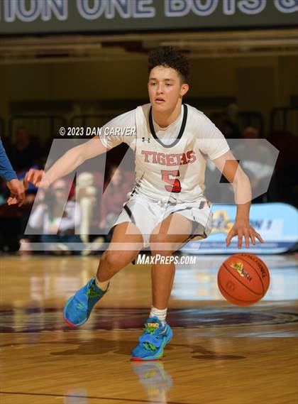 Thumbnail 3 in Haldane vs. Tuckahoe (NYSPHSAA  Section 1 Class C Final) photogallery.