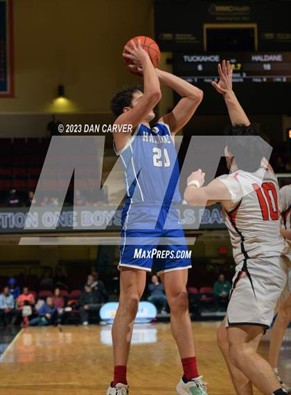 Thumbnail 1 in Haldane vs. Tuckahoe (NYSPHSAA  Section 1 Class C Final) photogallery.