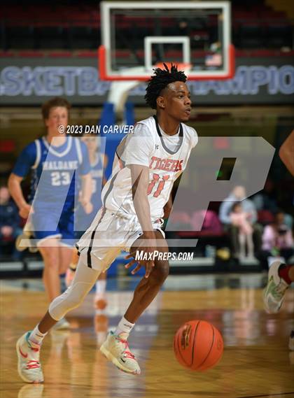 Thumbnail 2 in Haldane vs. Tuckahoe (NYSPHSAA  Section 1 Class C Final) photogallery.