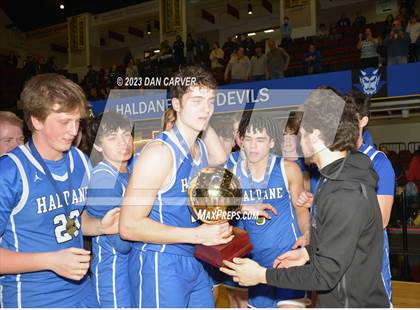 Thumbnail 1 in Haldane vs. Tuckahoe (NYSPHSAA  Section 1 Class C Final) photogallery.