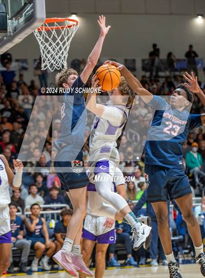 Thumbnail 3 in Carlsbad vs. Montgomery (CIF SDS Open Division Finals) photogallery.