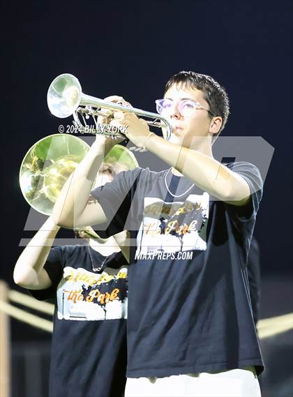 Thumbnail 1 in Grand Saline vs Joaquin photogallery.