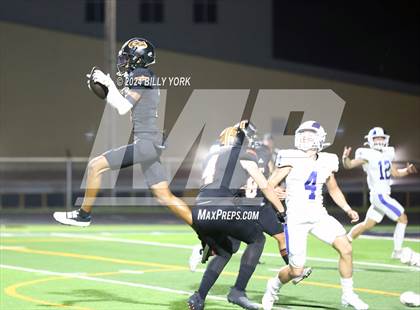 Thumbnail 1 in Grand Saline vs Joaquin photogallery.