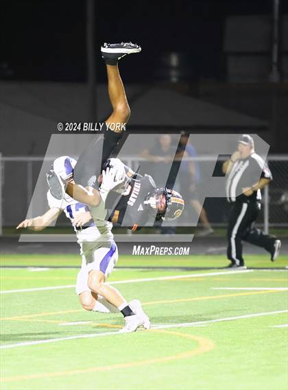 Thumbnail 1 in Grand Saline vs Joaquin photogallery.