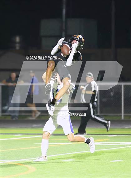 Thumbnail 3 in Grand Saline vs Joaquin photogallery.