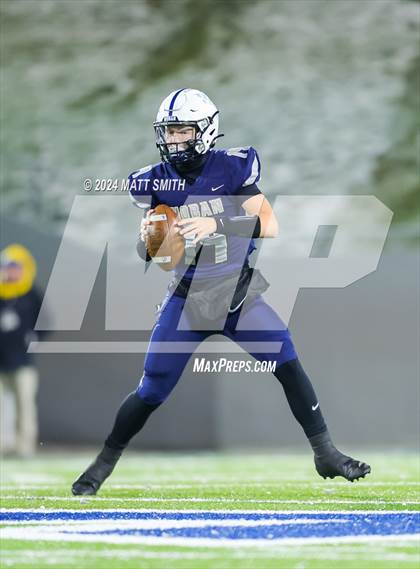 Thumbnail 1 in Avon vs. Archbishop Hoban (OHSAA Division 2 Round 5) photogallery.