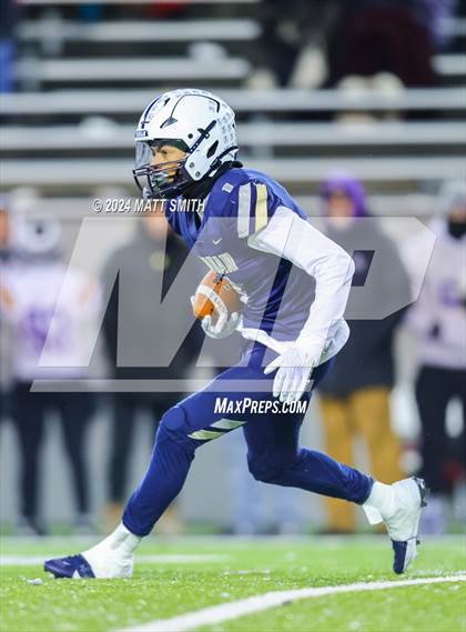 Thumbnail 1 in Avon vs. Archbishop Hoban (OHSAA Division 2 Round 5) photogallery.