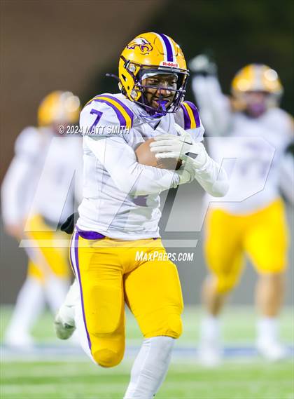 Thumbnail 2 in Avon vs. Archbishop Hoban (OHSAA Division 2 Round 5) photogallery.
