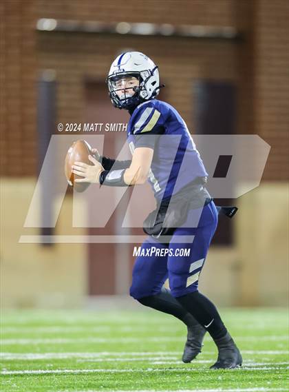Thumbnail 2 in Avon vs. Archbishop Hoban (OHSAA Division 2 Round 5) photogallery.