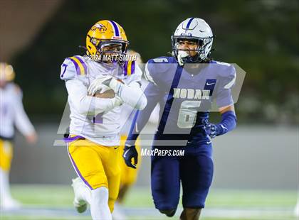 Thumbnail 1 in Avon vs. Archbishop Hoban (OHSAA Division 2 Round 5) photogallery.