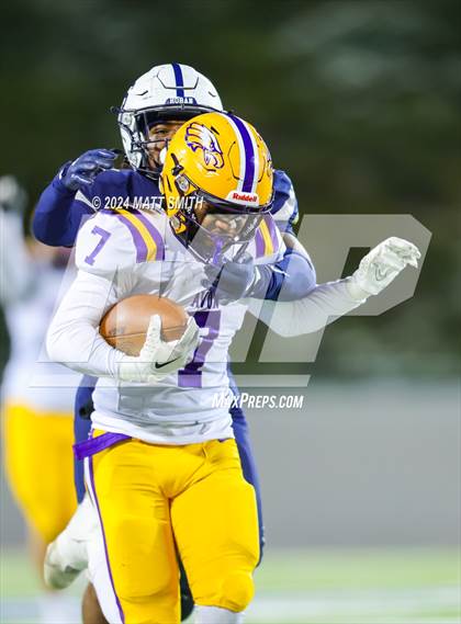 Thumbnail 3 in Avon vs. Archbishop Hoban (OHSAA Division 2 Round 5) photogallery.