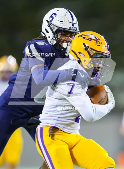 Thumbnail 3 in Avon vs. Archbishop Hoban (OHSAA Division 2 Round 5) photogallery.