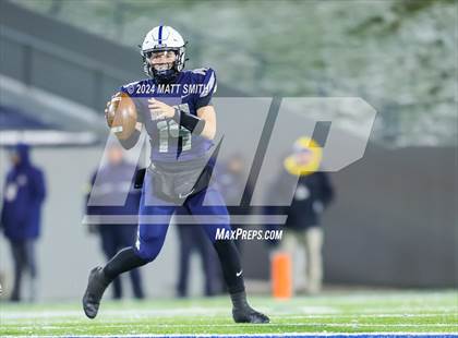 Thumbnail 3 in Avon vs. Archbishop Hoban (OHSAA Division 2 Round 5) photogallery.