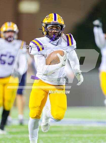 Thumbnail 3 in Avon vs. Archbishop Hoban (OHSAA Division 2 Round 5) photogallery.