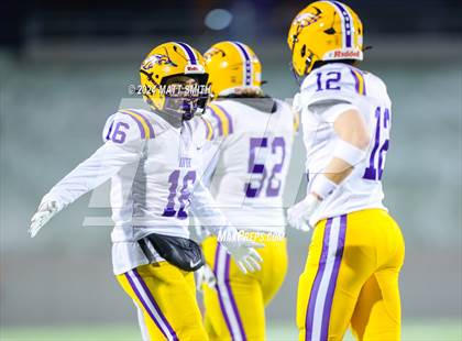 Thumbnail 3 in Avon vs. Archbishop Hoban (OHSAA Division 2 Round 5) photogallery.