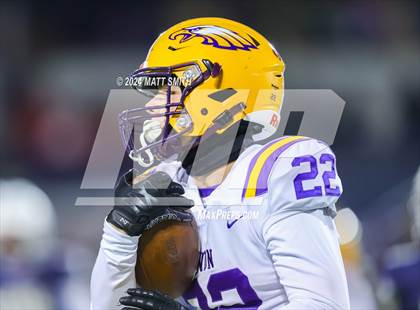 Thumbnail 3 in Avon vs. Archbishop Hoban (OHSAA Division 2 Round 5) photogallery.