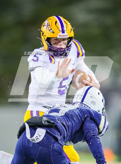 Thumbnail 2 in Avon vs. Archbishop Hoban (OHSAA Division 2 Round 5) photogallery.