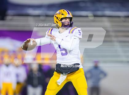 Thumbnail 1 in Avon vs. Archbishop Hoban (OHSAA Division 2 Round 5) photogallery.