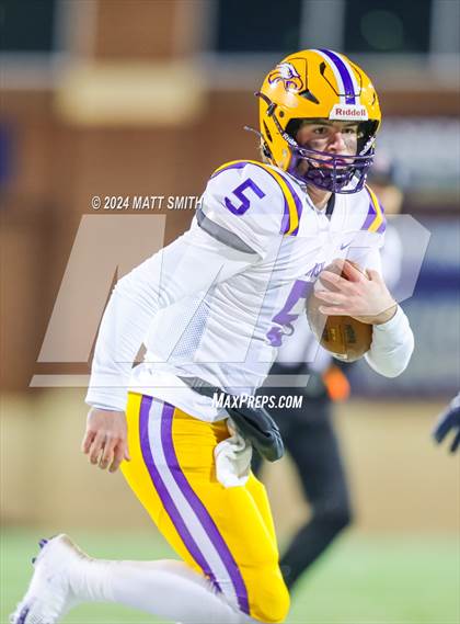 Thumbnail 3 in Avon vs. Archbishop Hoban (OHSAA Division 2 Round 5) photogallery.