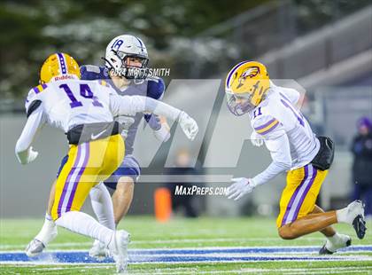 Thumbnail 3 in Avon vs. Archbishop Hoban (OHSAA Division 2 Round 5) photogallery.