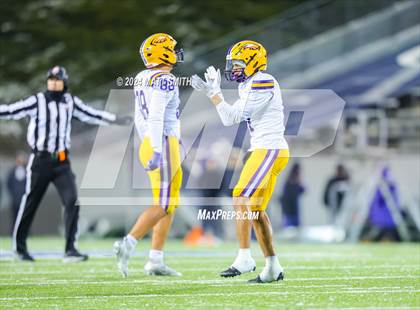 Thumbnail 1 in Avon vs. Archbishop Hoban (OHSAA Division 2 Round 5) photogallery.