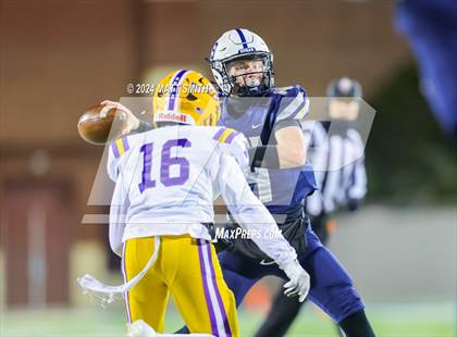 Thumbnail 1 in Avon vs. Archbishop Hoban (OHSAA Division 2 Round 5) photogallery.