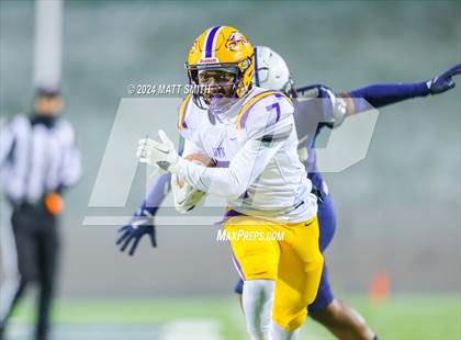 Thumbnail 1 in Avon vs. Archbishop Hoban (OHSAA Division 2 Round 5) photogallery.
