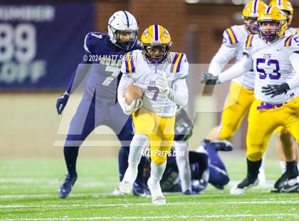 Thumbnail 1 in Avon vs. Archbishop Hoban (OHSAA Division 2 Round 5) photogallery.