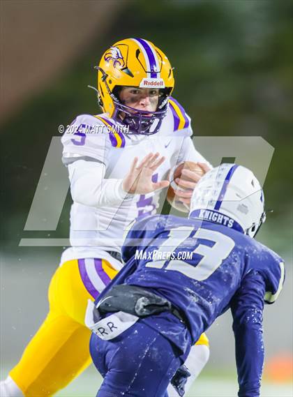 Thumbnail 1 in Avon vs. Archbishop Hoban (OHSAA Division 2 Round 5) photogallery.