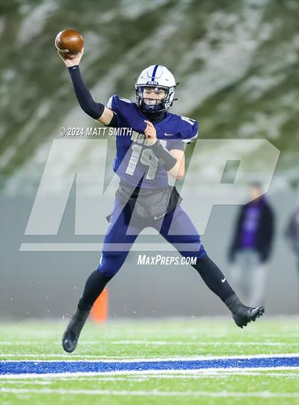 Thumbnail 3 in Avon vs. Archbishop Hoban (OHSAA Division 2 Round 5) photogallery.