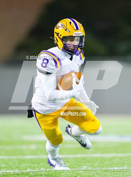 Thumbnail 1 in Avon vs. Archbishop Hoban (OHSAA Division 2 Round 5) photogallery.