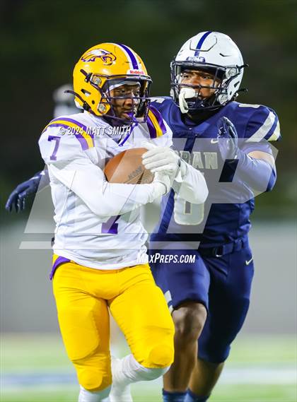 Thumbnail 2 in Avon vs. Archbishop Hoban (OHSAA Division 2 Round 5) photogallery.