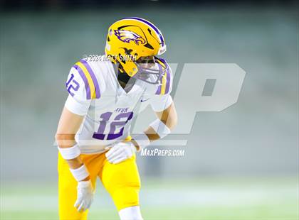 Thumbnail 1 in Avon vs. Archbishop Hoban (OHSAA Division 2 Round 5) photogallery.