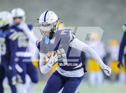 Thumbnail 3 in Avon vs. Archbishop Hoban (OHSAA Division 2 Round 5) photogallery.