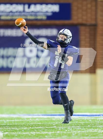 Thumbnail 2 in Avon vs. Archbishop Hoban (OHSAA Division 2 Round 5) photogallery.