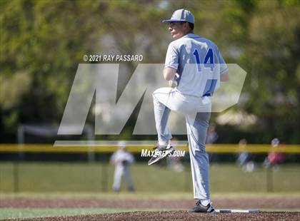 Thumbnail 3 in Riverhead vs William Floyd photogallery.