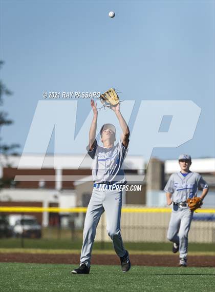 Thumbnail 1 in Riverhead vs William Floyd photogallery.