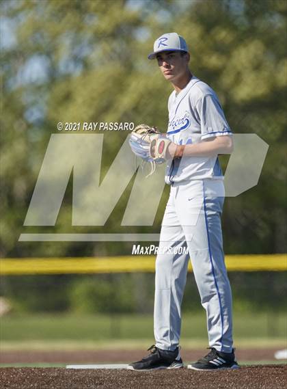 Thumbnail 3 in Riverhead vs William Floyd photogallery.