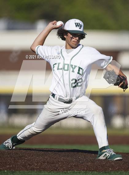 Thumbnail 3 in Riverhead vs William Floyd photogallery.